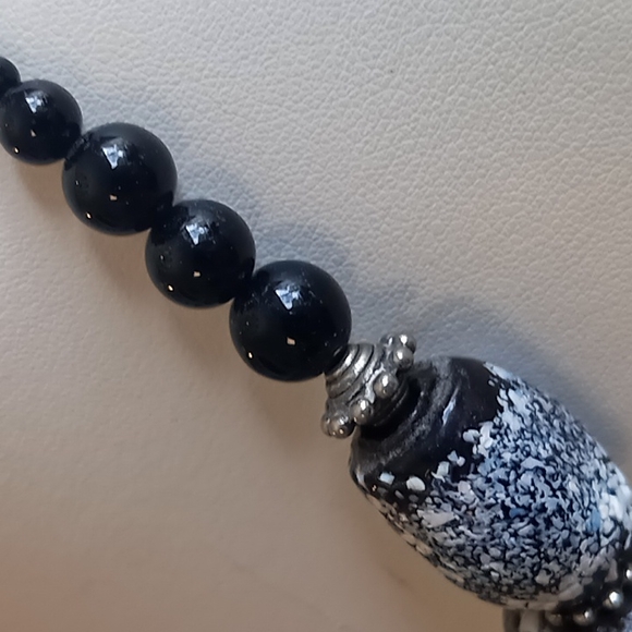 Statement beaded necklace - Picture 6 of 7